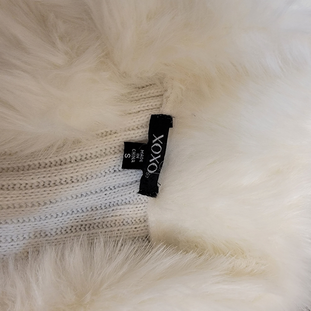 Sweater and Faux Fur Vest - Picture 2 of 3